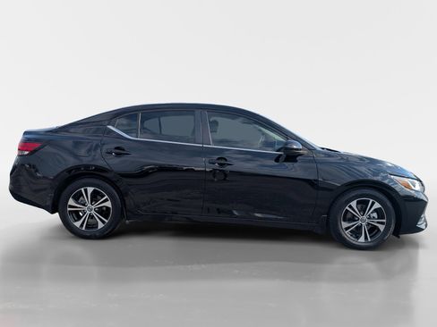 Used 2021 Nissan Sentra SV image 3
