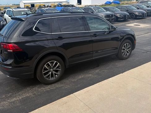 Used 2019 Volkswagen Tiguan SE w/ Panoramic Sunroof Package AWD/4WD image 4