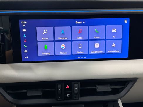 Certified 2025 Porsche Macan Turbo Electric AWD/4WD image 28