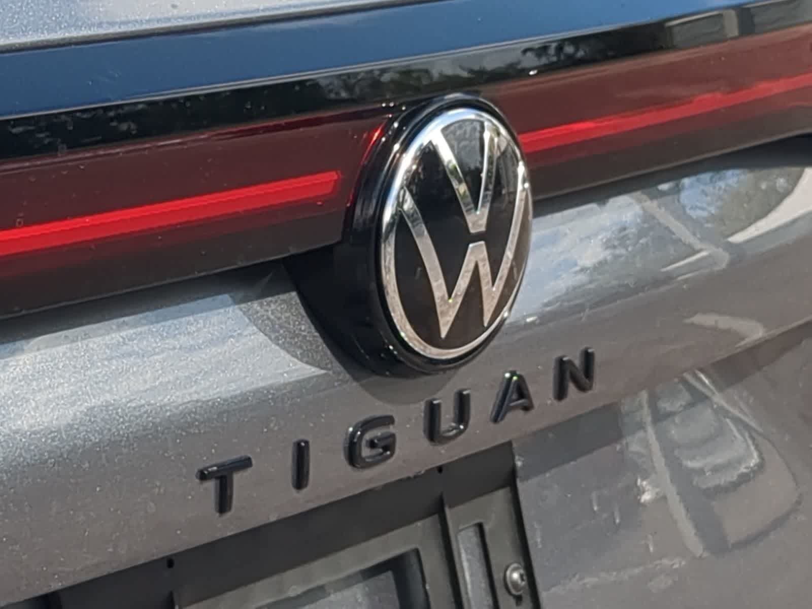 Used 2026 Volkswagen Tiguan SE R-Line FWD image 13