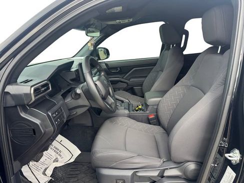 Used 2025 Toyota Tacoma SR image 9