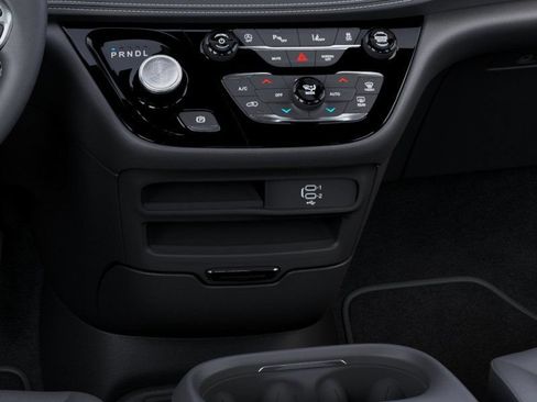 New 2027 Chrysler Pacifica Select AWD/4WD image 24