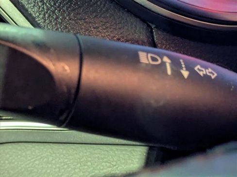 Used 2019 Jeep Cherokee Limited w/ Technology Group image 12