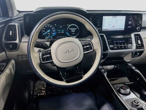 Certified 2024 Kia Sorento SX Prestige AWD/4WD image 24