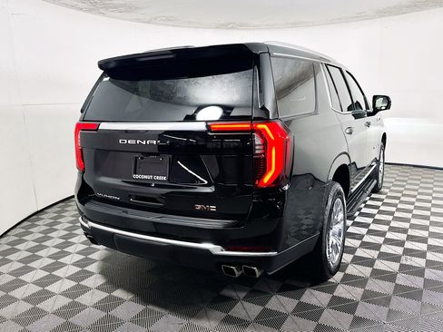 Used 2025 GMC Yukon Denali AWD/4WD image 3