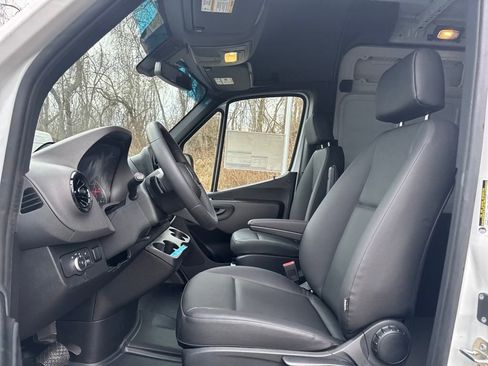 New 2025 Mercedes-Benz Sprinter 2500 image 9