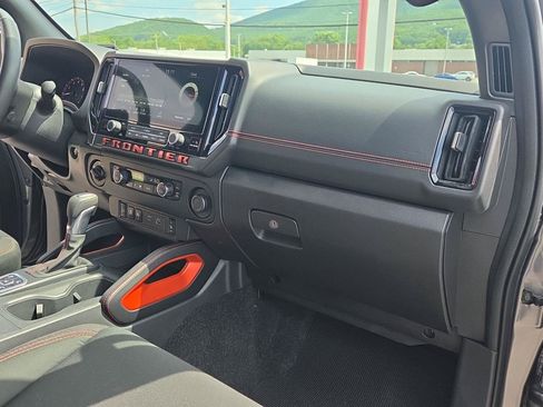 Used 2026 Nissan Frontier PRO-4X AWD/4WD image 17