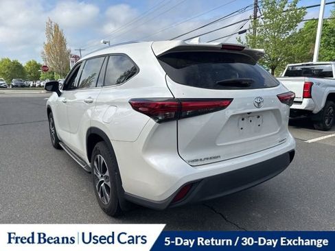 Used 2021 Toyota Highlander XLE image 10