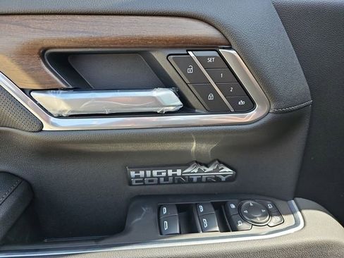 New 2026 Chevrolet Silverado 1500 High Country w/ Technology Package AWD/4WD image 24