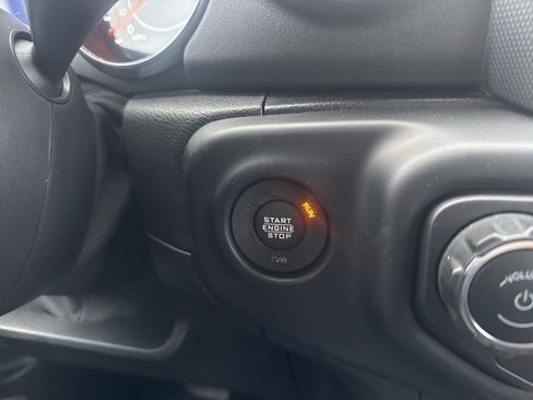 Used 2021 Jeep Wrangler Unlimited Sahara image 25