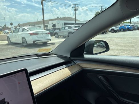 Used 2023 Tesla Model 3 Standard Range RWD image 3