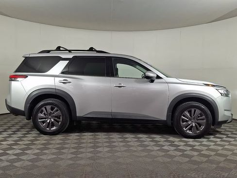 Used 2023 Nissan Pathfinder SV w/ Black Appearance Package AWD/4WD image 10