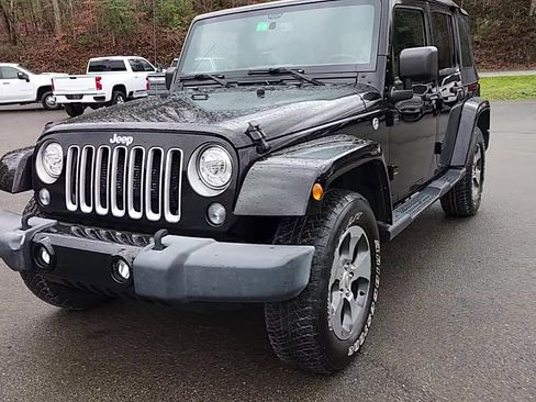 Used 2017 Jeep Wrangler Unlimited Sahara w/ Connectivity Group image 2