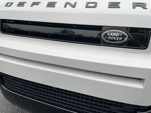 New 2026 Land Rover Defender 110 X-Dynamic SE AWD/4WD image 32