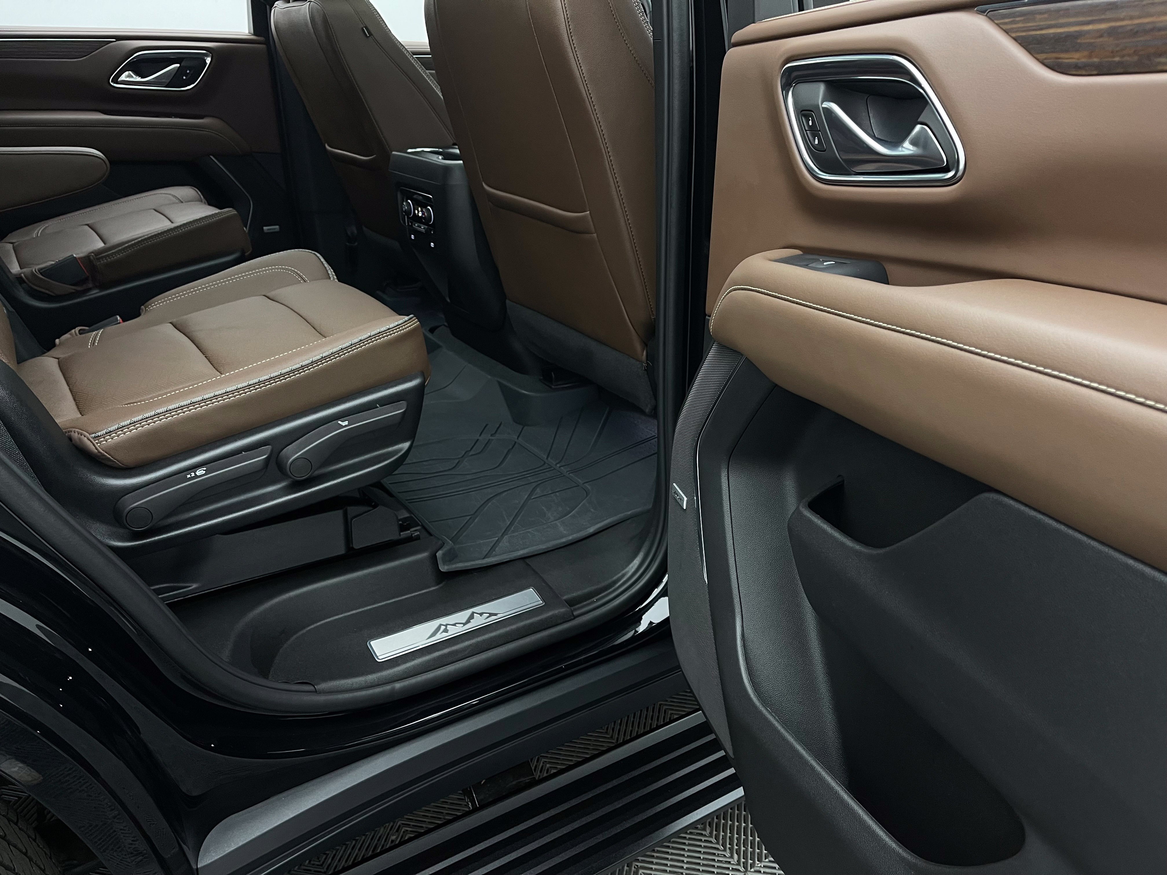 Used 2024 Chevrolet Tahoe High Country AWD/4WD image 42