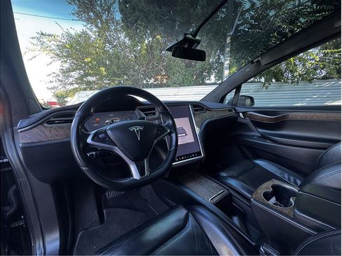 Used 2017 Tesla Model X 100D AWD/4WD image 2