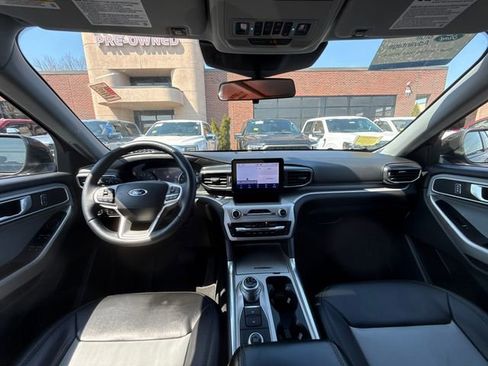 Certified 2022 Ford Explorer XLT w/ Equipment Group 202A image 16