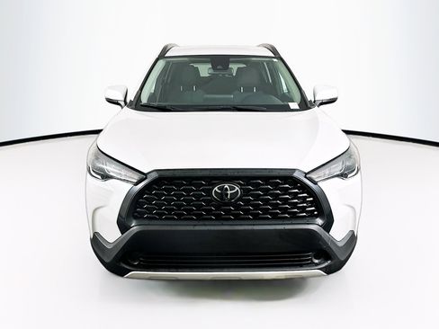 Used 2022 Toyota Corolla Cross LE FWD image 2