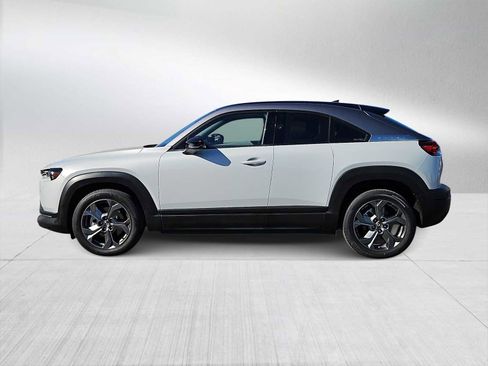 Used 2022 MAZDA MX-30 Electric w/ Premium Plus Pkg image 5