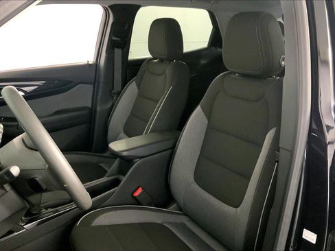 Used 2025 Chevrolet TrailBlazer LT FWD image 22