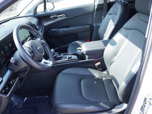 Certified 2023 Kia Sportage EX image 15