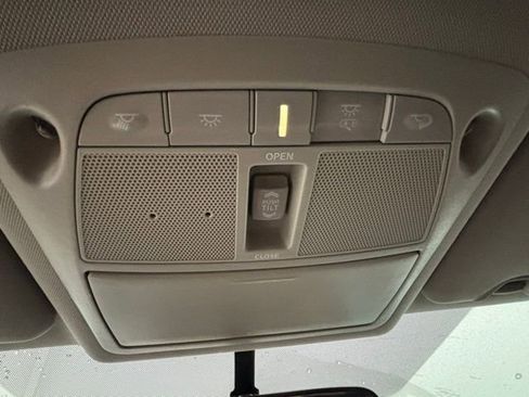 Used 2018 Nissan Rogue SV w/ Sun & Sound Touring Package image 32