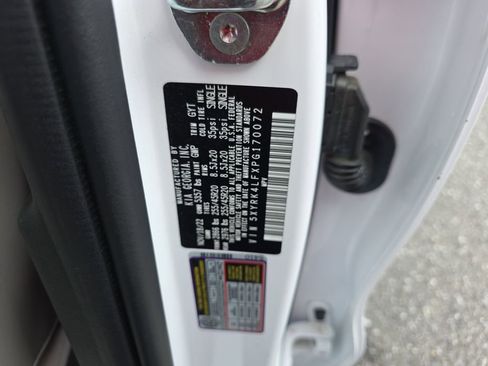 Used 2023 Kia Sorento SX image 45