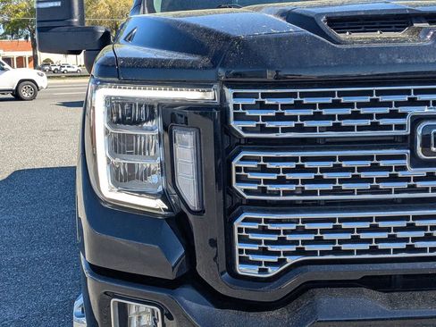 Used 2022 GMC Sierra 3500 Denali w/ Denali Ultimate Package AWD/4WD image 9