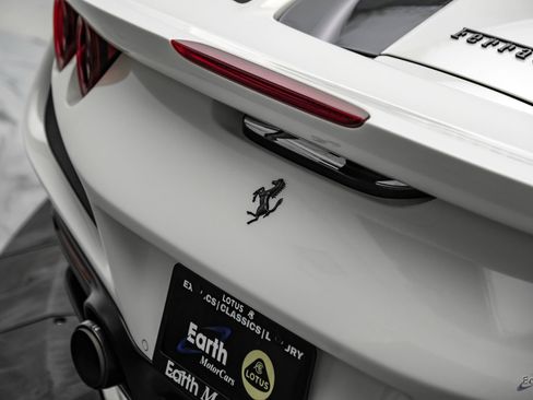 Used 2022 Ferrari F8 Tributo RWD image 20