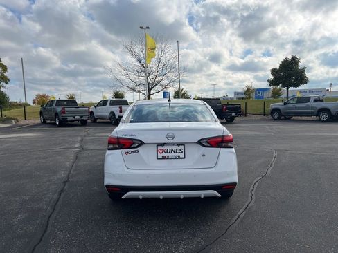 Used 2024 Nissan Versa S w/ Trunk Package image 4
