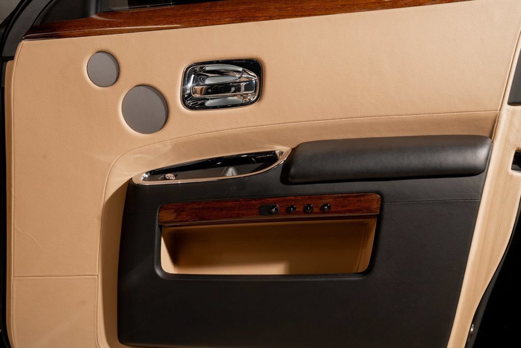 Used 2010 Rolls-Royce Ghost RWD image 34
