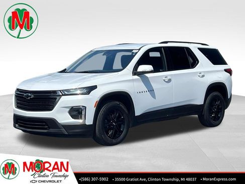 Certified 2023 Chevrolet Traverse LT FWD image 1