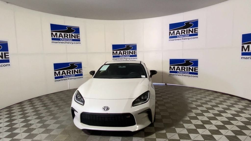 Used 2024 Toyota GR86 RWD image 5