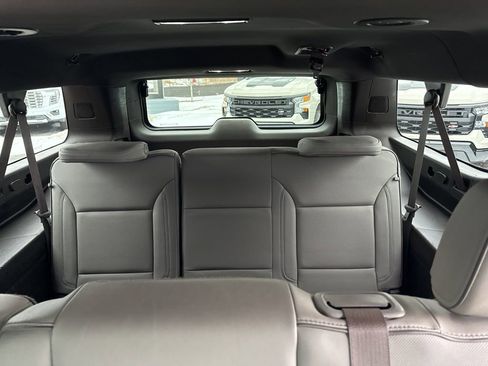 Used 2022 GMC Yukon XL SLT w/ SLT Luxury Package RWD image 14