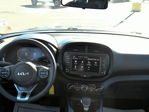 Used 2024 Kia Soul LX w/ Option Group 015 FWD image 30