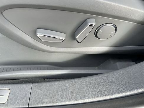 Used 2022 Lincoln Nautilus Reserve w/ Equipment Group 201A image 10