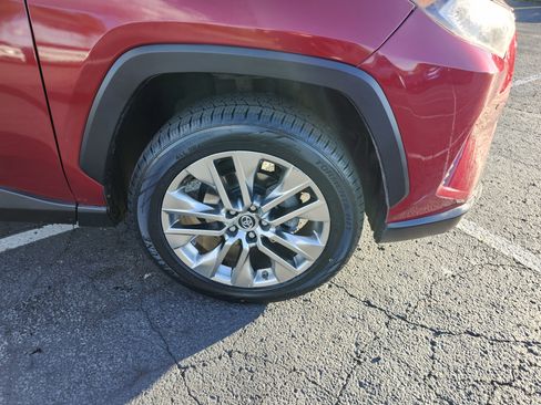 Used 2019 Toyota RAV4 Limited w/ Advanced Technology Package FWD image 12