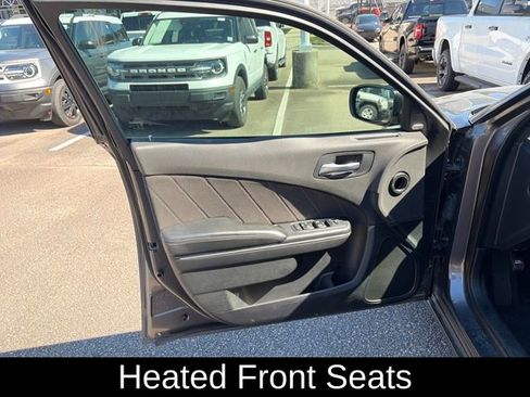 Used 2017 Dodge Charger SXT RWD image 19