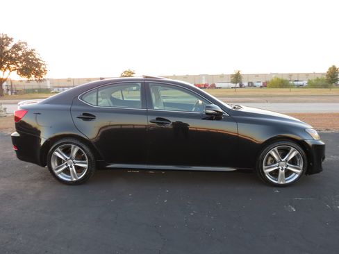 Used 2011 Lexus IS 250 4dr Sport Sdn RWD image 4