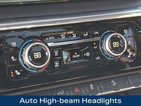 Used 2024 GMC Sierra 3500 Denali w/ Denali Reserve Package image 21