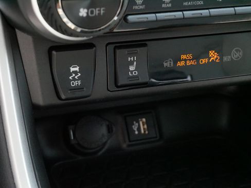 Used 2025 Toyota RAV4 XLE Premium w/ Weather Package AWD/4WD image 29