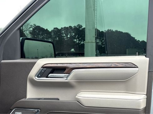 Used 2024 GMC Sierra 1500 SLT w/ SLT Premium Plus Package image 18