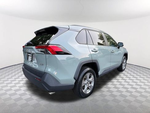 Used 2022 Toyota RAV4 XLE w/ Convenience Package FWD image 5