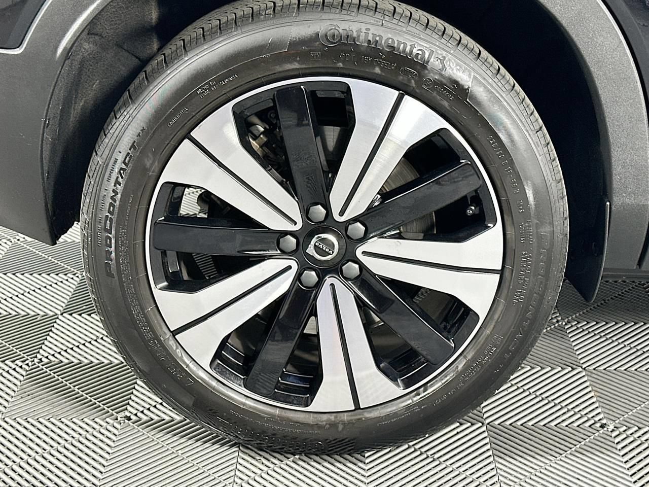 Used 2023 Volvo XC40 Recharge Plus AWD/4WD image 29