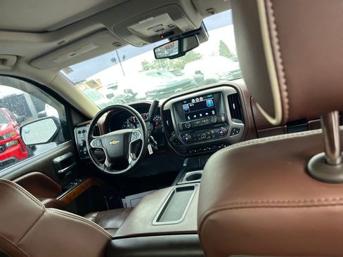 Used 2015 Chevrolet Silverado 1500 High Country w/ High Country Premium Package image 25