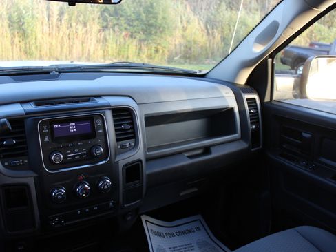 Used 2013 RAM 2500 Tradesman w/ Chrome Appearance Group image 20