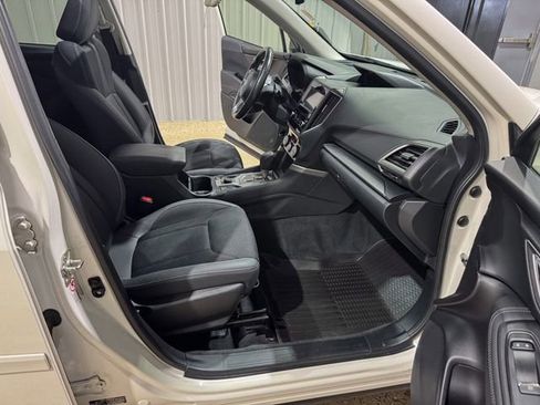 Used 2019 Subaru Forester Premium AWD/4WD image 23