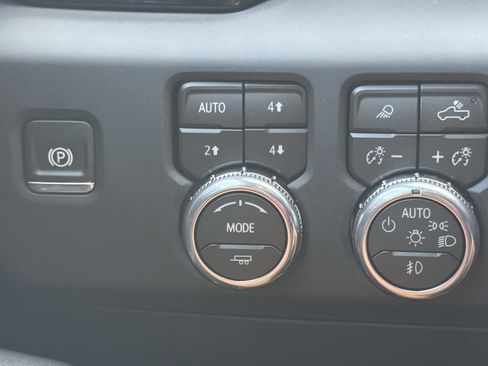 Used 2026 GMC Sierra 1500 AT4 w/ Technology Package AWD/4WD image 14