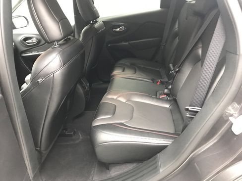 Used 2022 Jeep Cherokee Trailhawk w/ Premium Leather Package image 14