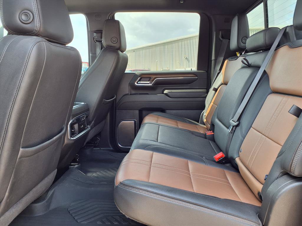 Used 2024 Chevrolet Silverado 2500 High Country w/ High Country Premium Package AWD/4WD image 11